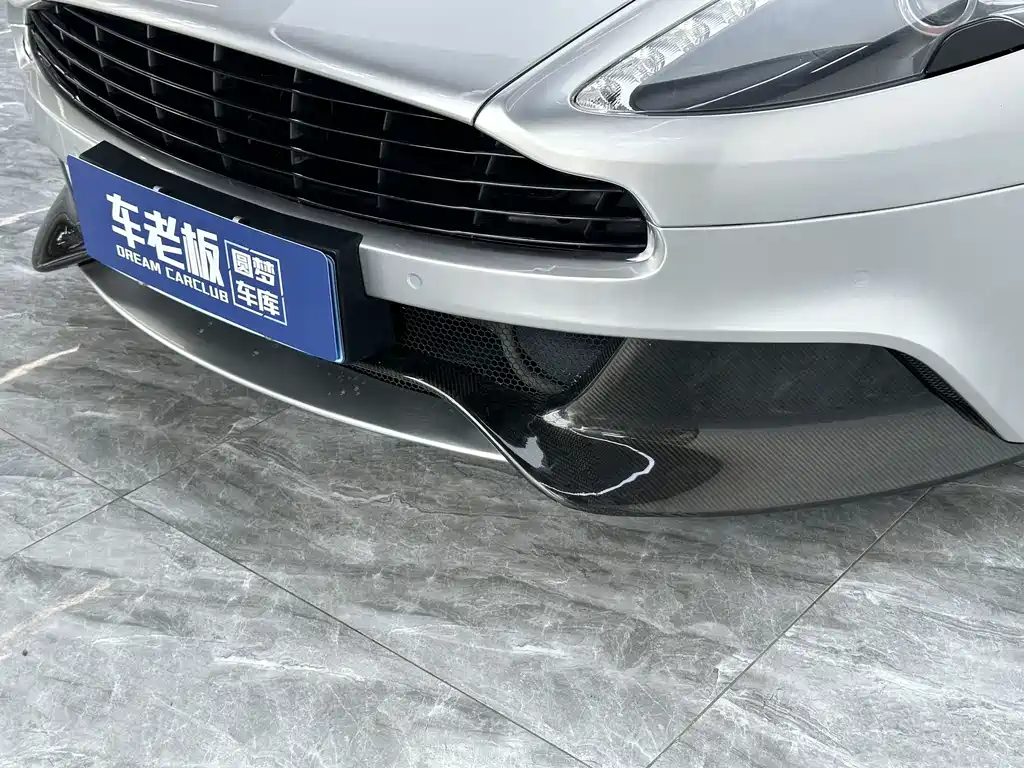 Aston Martin Vanquish — миниатюра 9