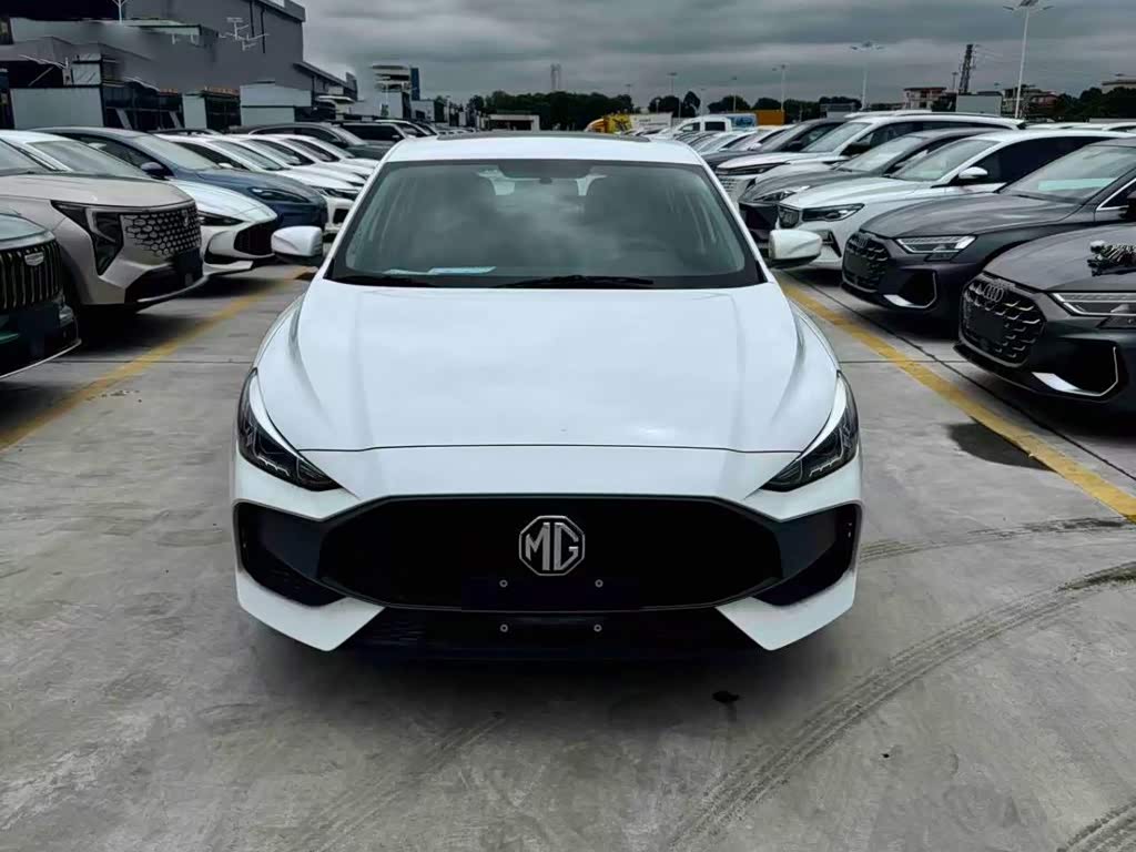MG MG5 1.5 л 2024 г. Белый, пробег 13000 км