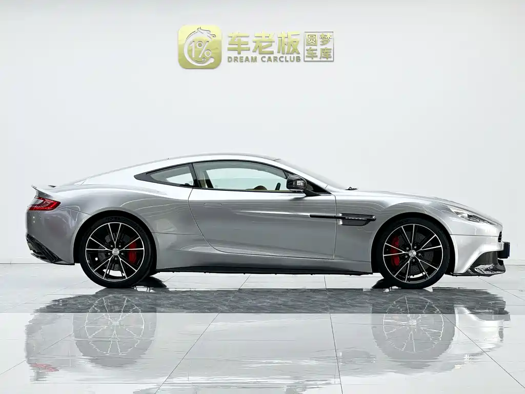 Aston Martin Vanquish — миниатюра 7