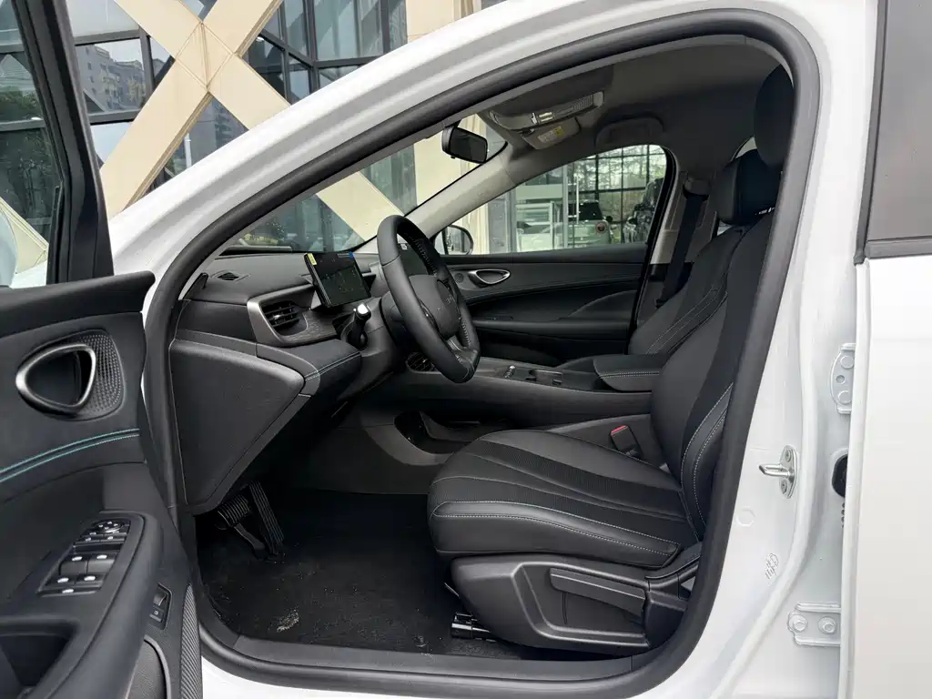 BYD Seal 05 DM-i — миниатюра 4