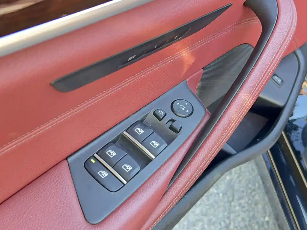 BMW 5 Series — миниатюра 34