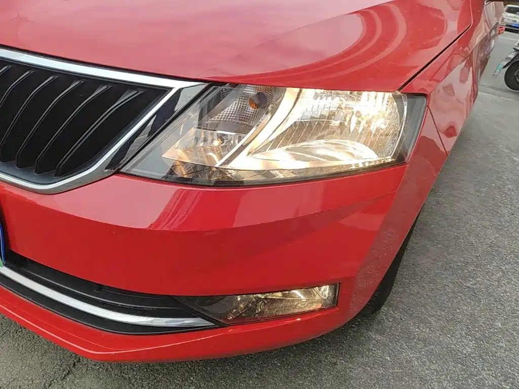 Skoda Rapid Spaceback — миниатюра 24