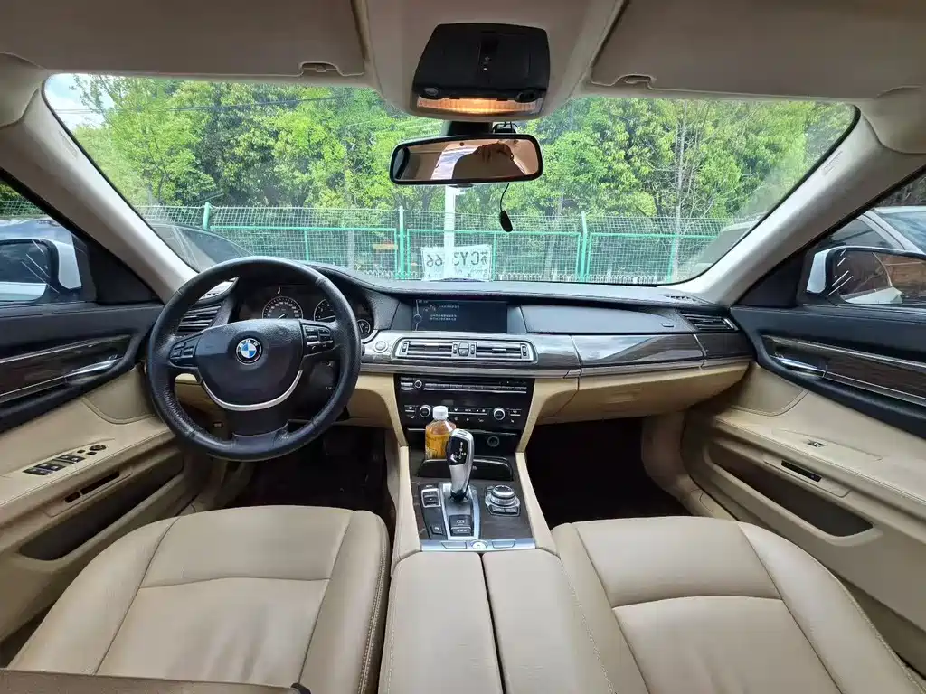 BMW 7 Series 7 2011 740Li