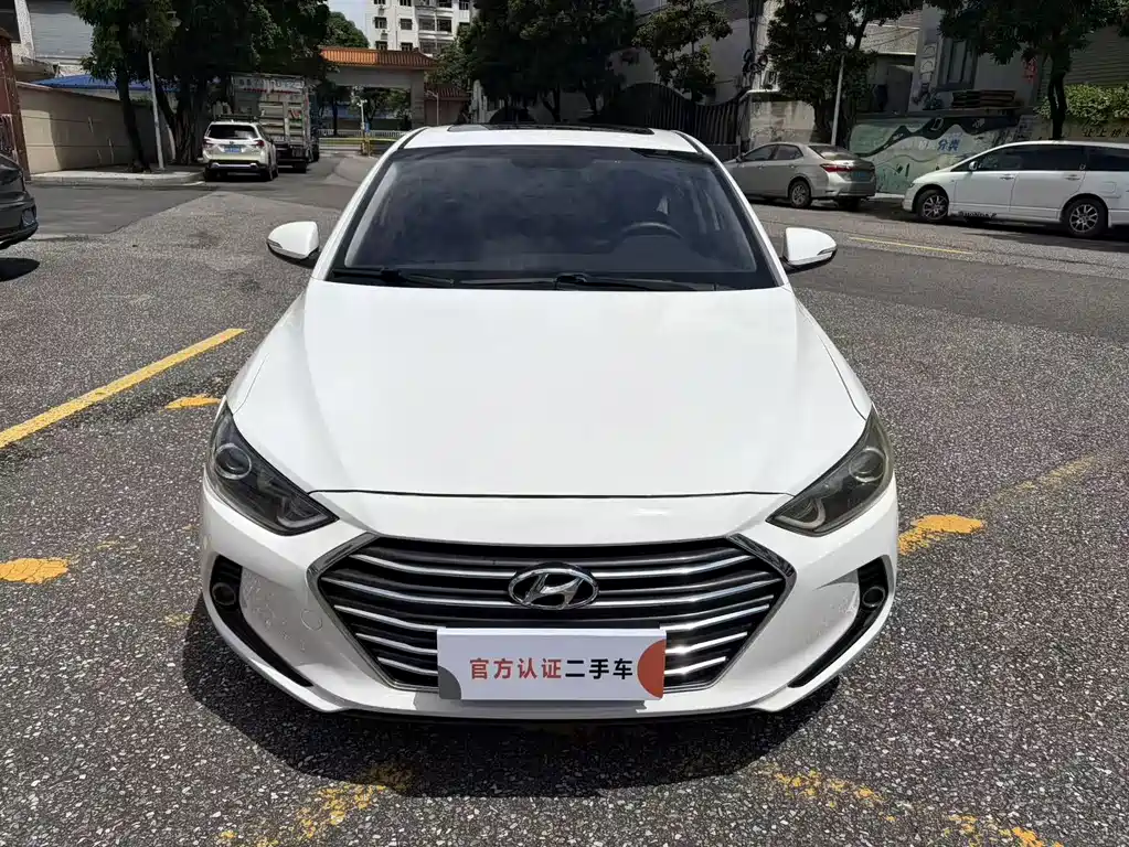 Hyundai Elantra — миниатюра 2