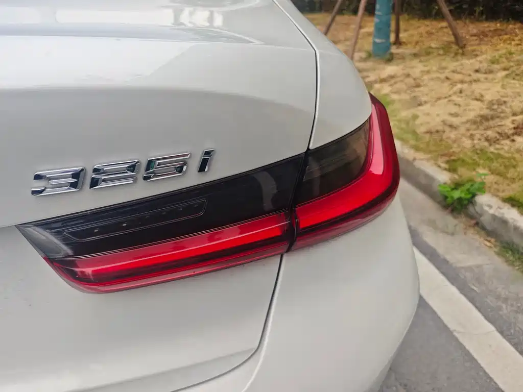 BMW 3 Series — миниатюра 14