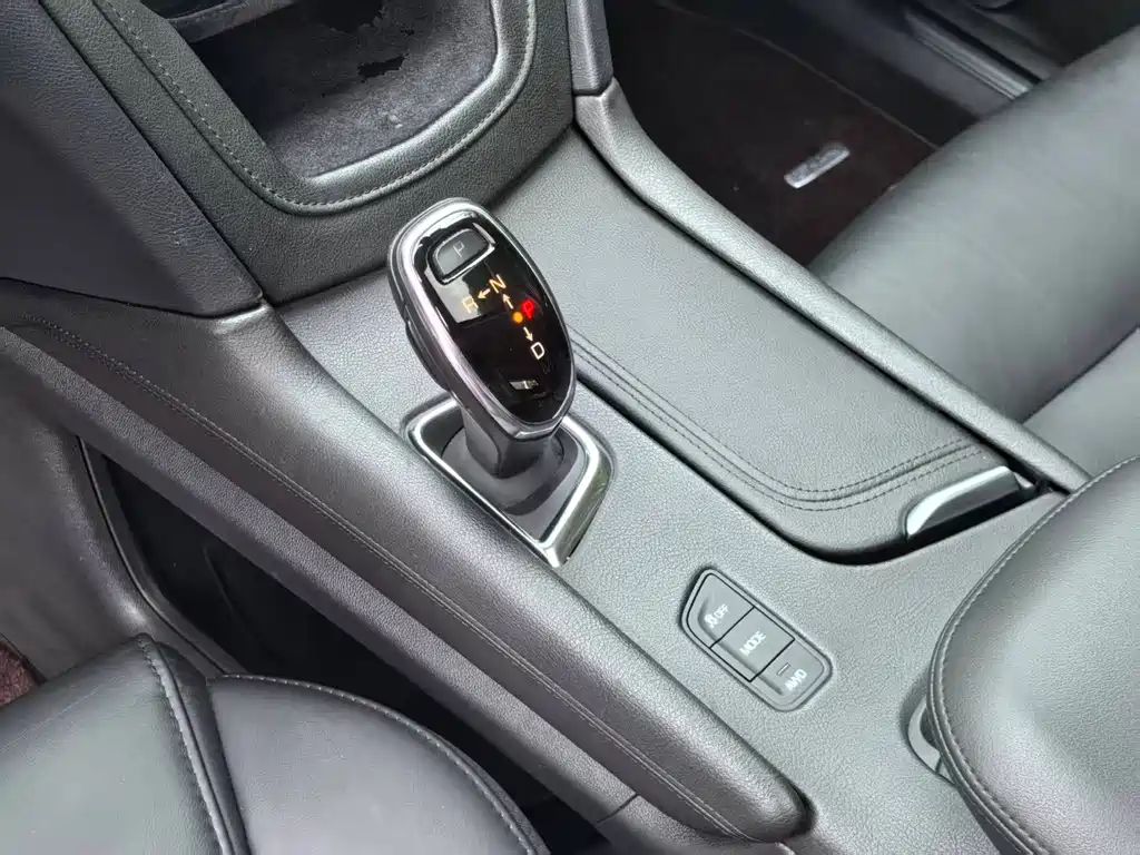 Cadillac XT5 — миниатюра 10