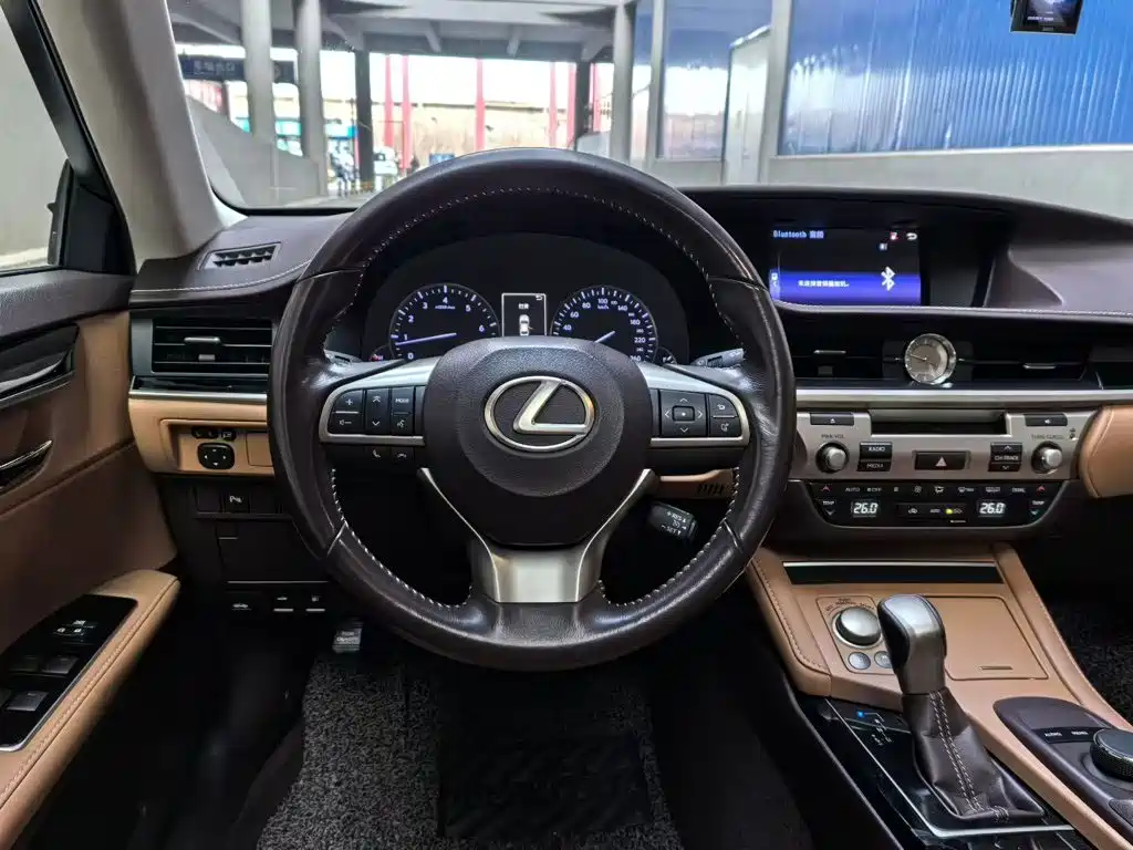 Lexus ES — миниатюра 3