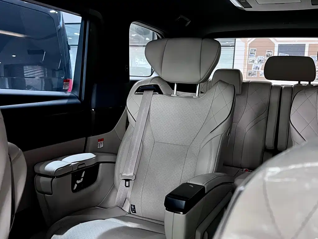 Toyota Alphard - фото 12