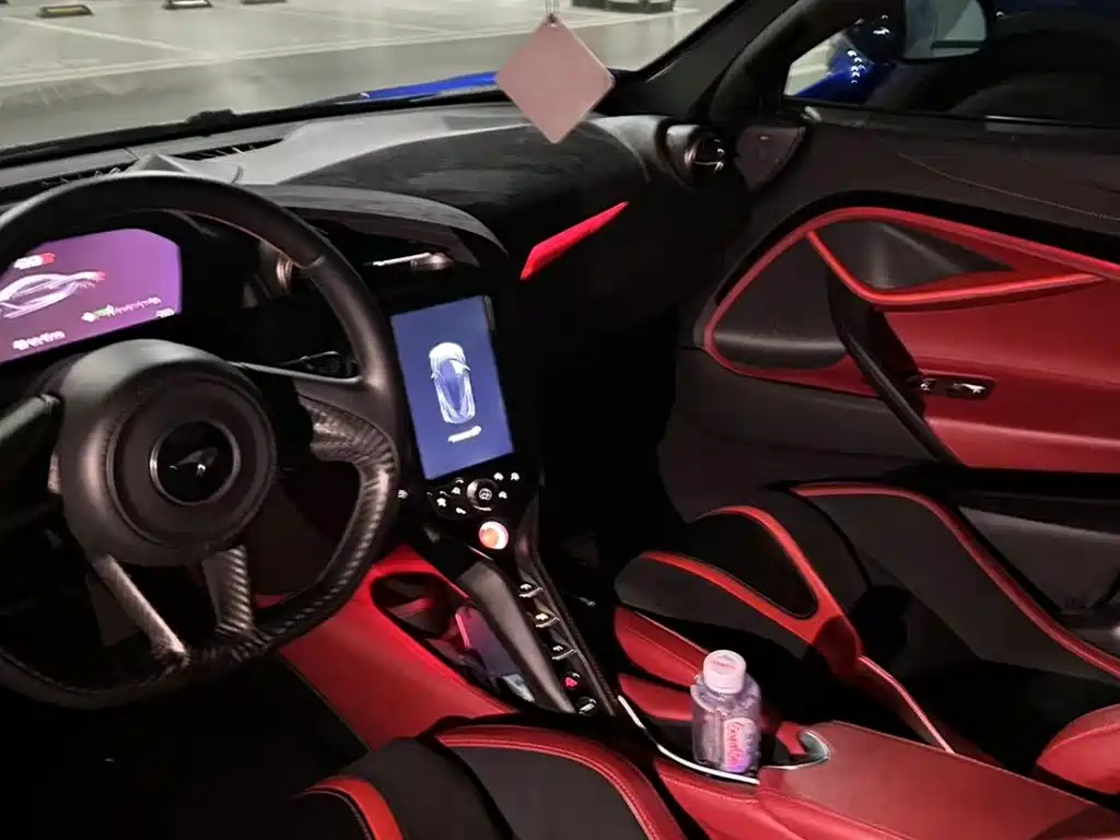 McLaren 720S — миниатюра 7