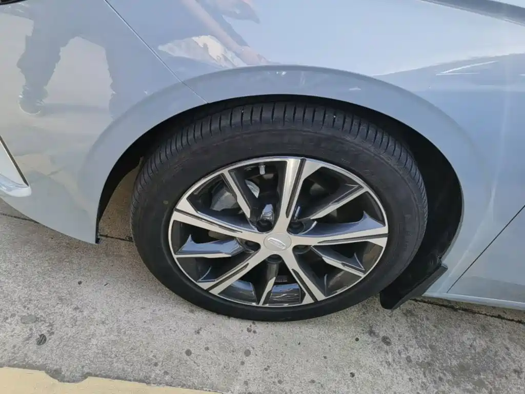 Geely Emgrand — миниатюра 23