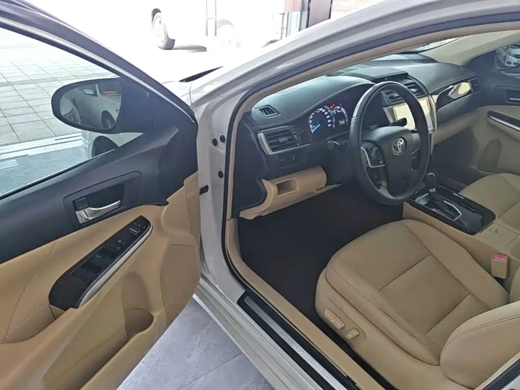 Toyota Camry — миниатюра 16