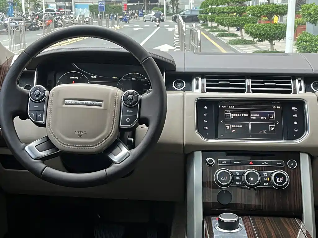 Land Rover Range Rover — миниатюра 12