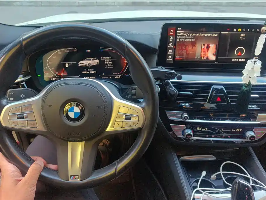 BMW 5 Series — миниатюра 12