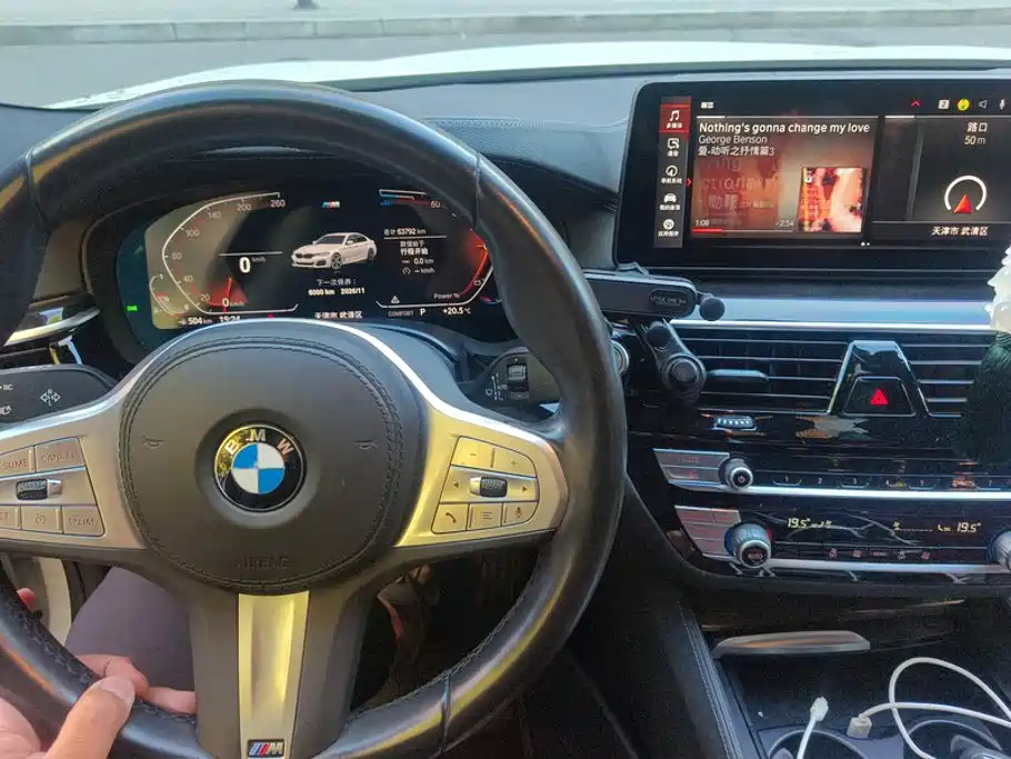 BMW 5 Series — миниатюра 13