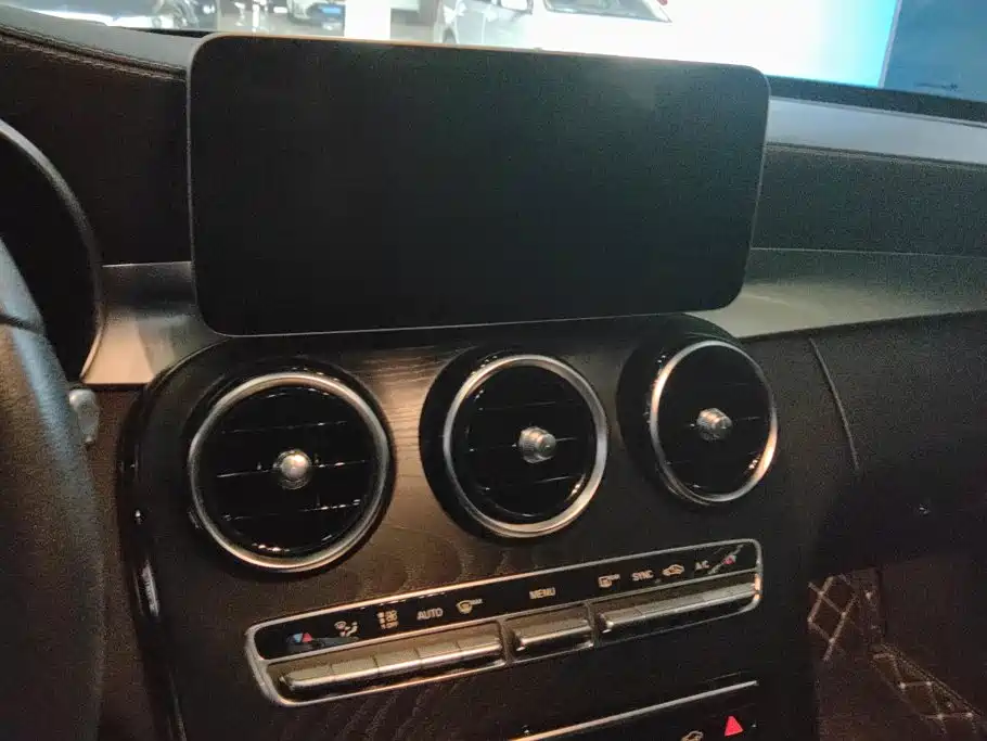 Mercedes-Benz C-Class — миниатюра 13