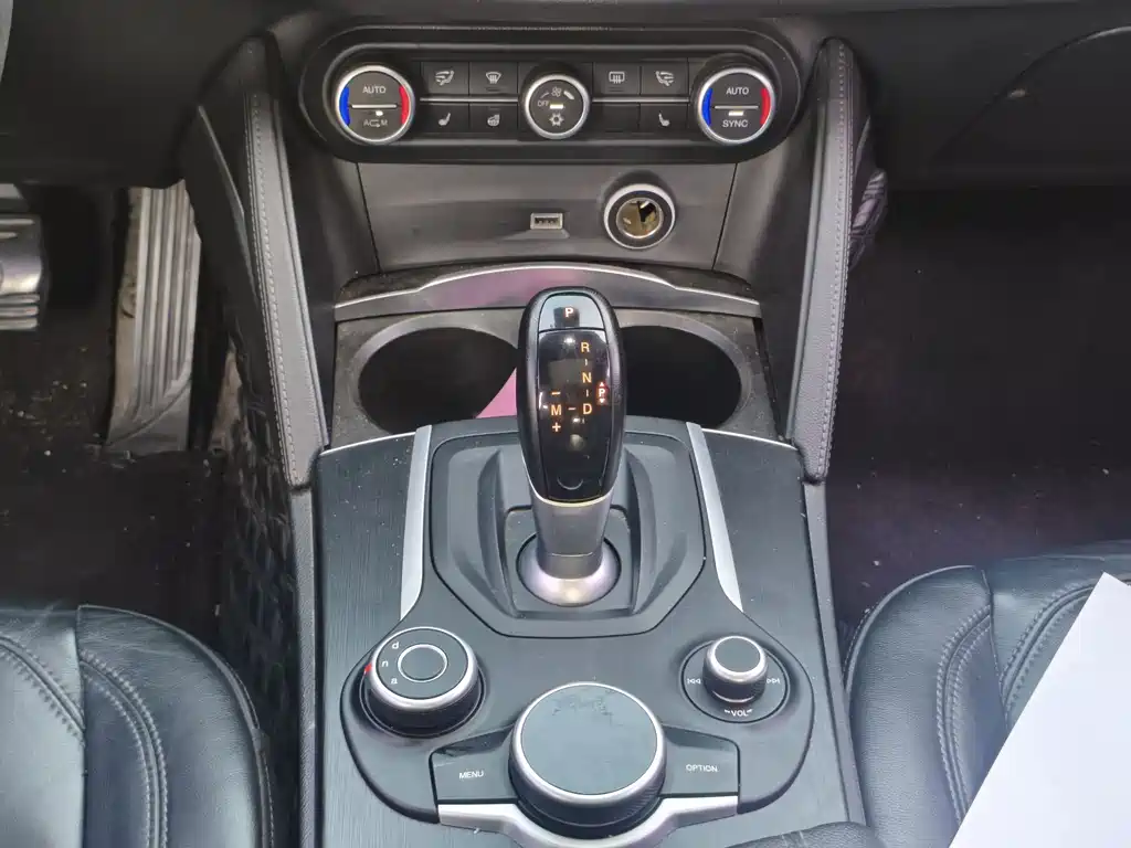 Alfa Romeo Stelvio — миниатюра 11