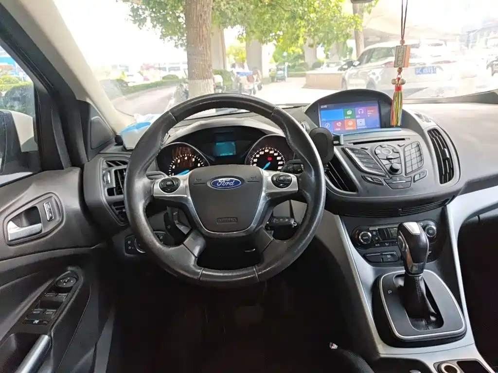 Ford Kuga — миниатюра 11