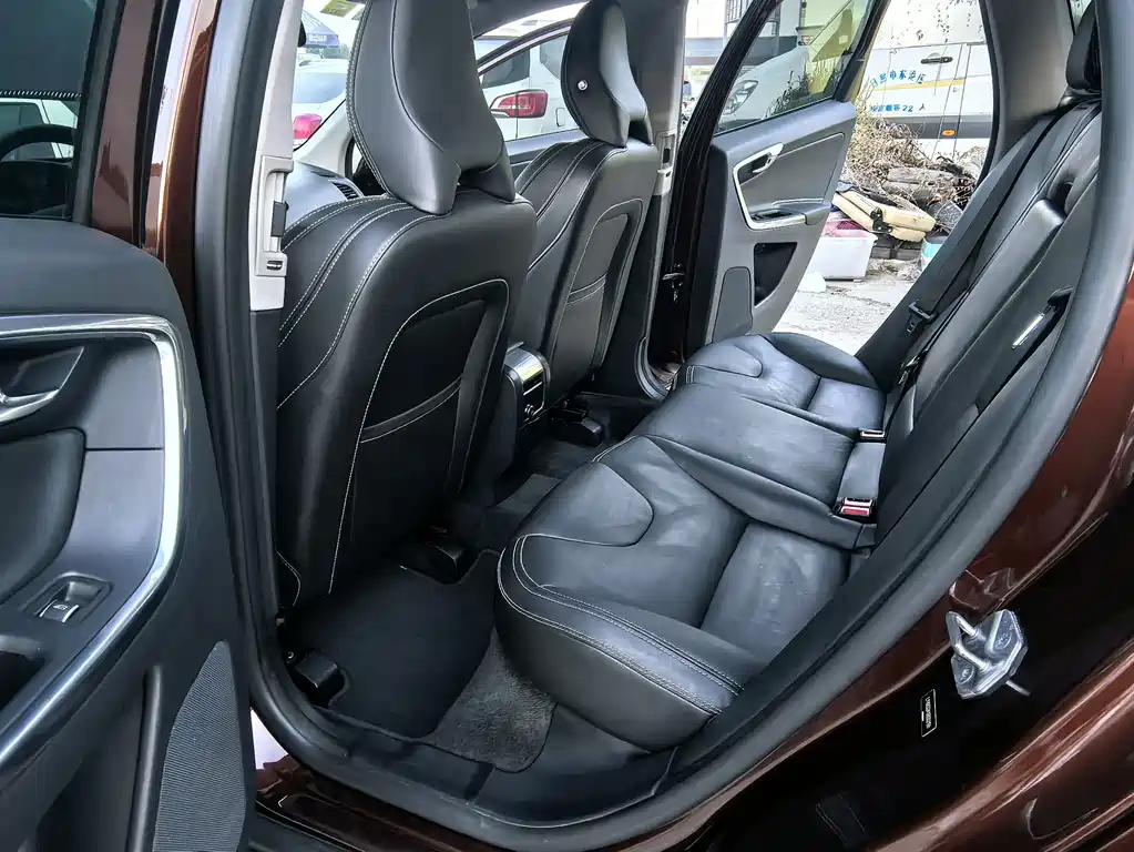 Volvo XC60 — миниатюра 12