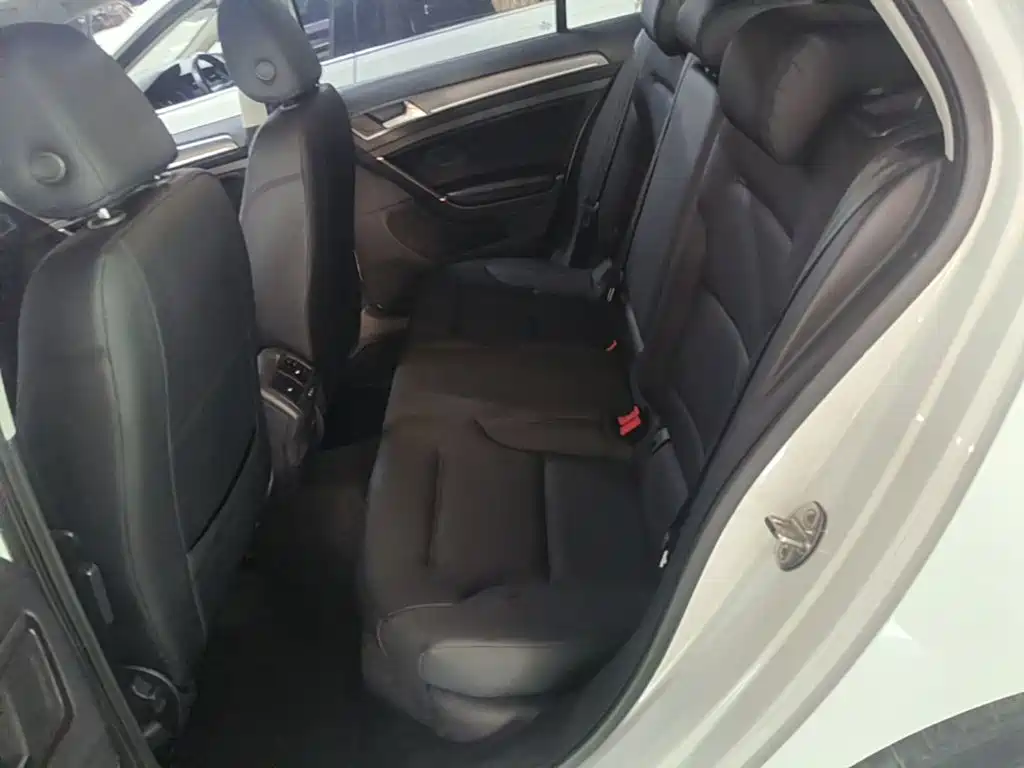 Volkswagen Golf — миниатюра 17