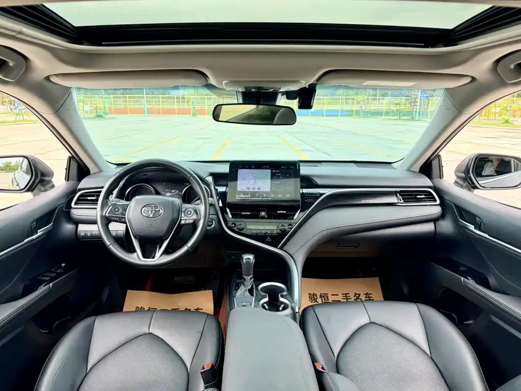 Toyota Camry — миниатюра 10