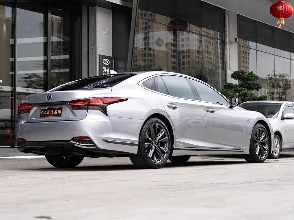 Lexus LS — миниатюра 3