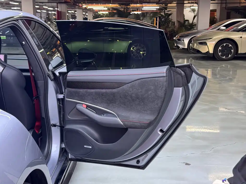 XIAOMI CAR XIAOMI SU7 ULTRA