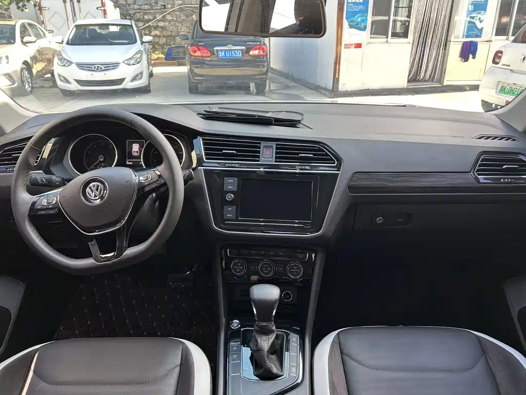Volkswagen Tiguan L — миниатюра 4