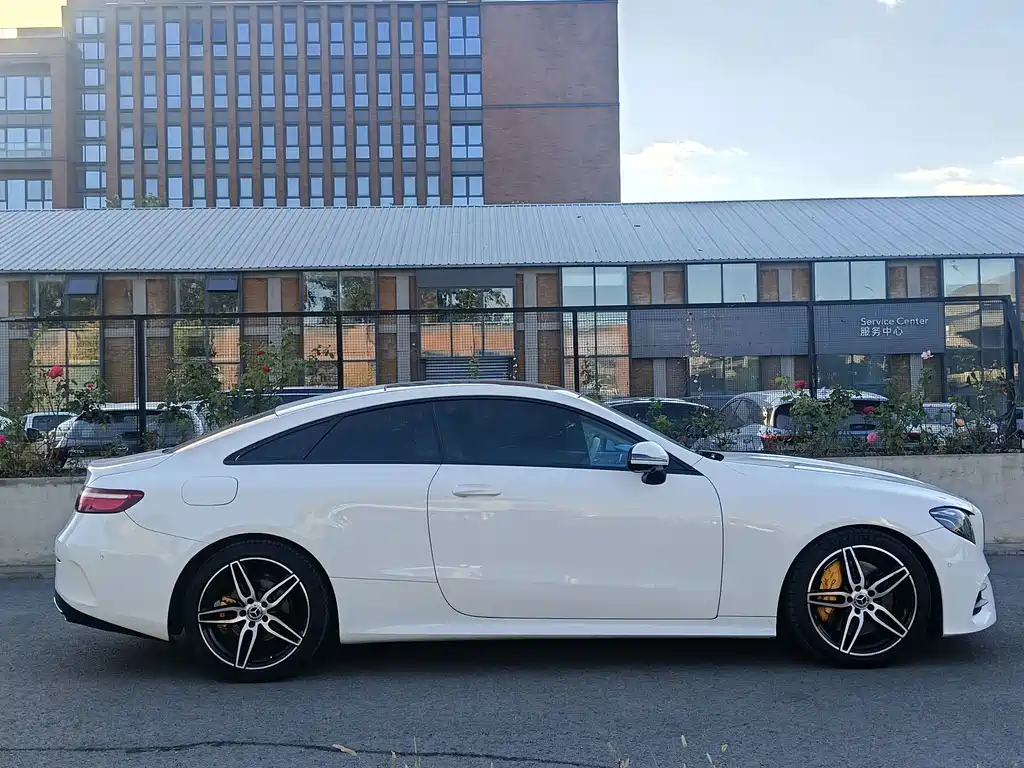 Mercedes-Benz E-Class (Import) — миниатюра 6