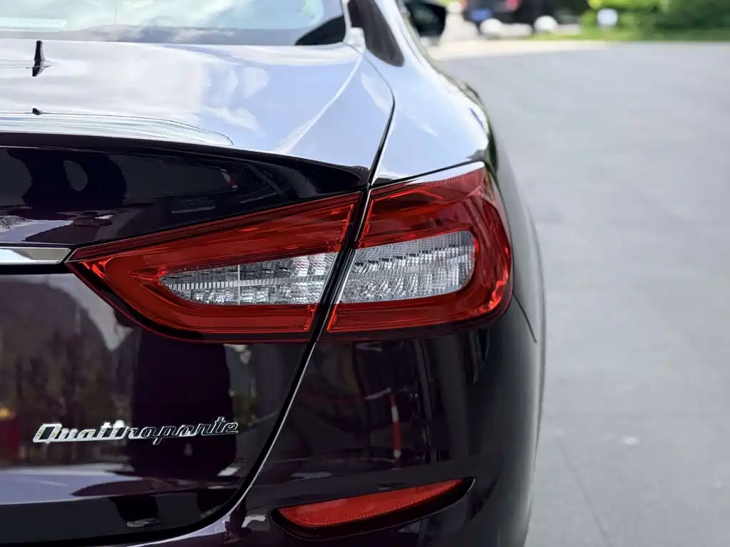 Maserati Quattroporte — миниатюра 10