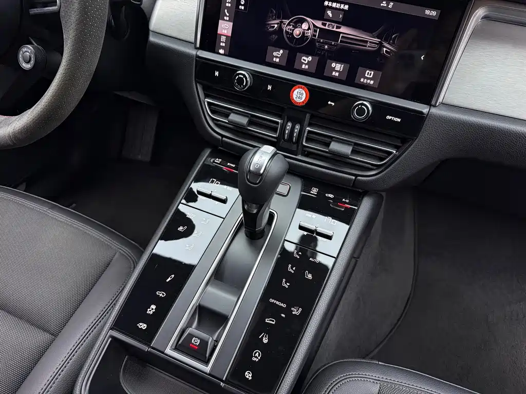 Porsche Macan — миниатюра 4