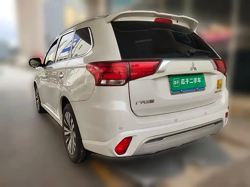 Mitsubishi Outlander — миниатюра 4
