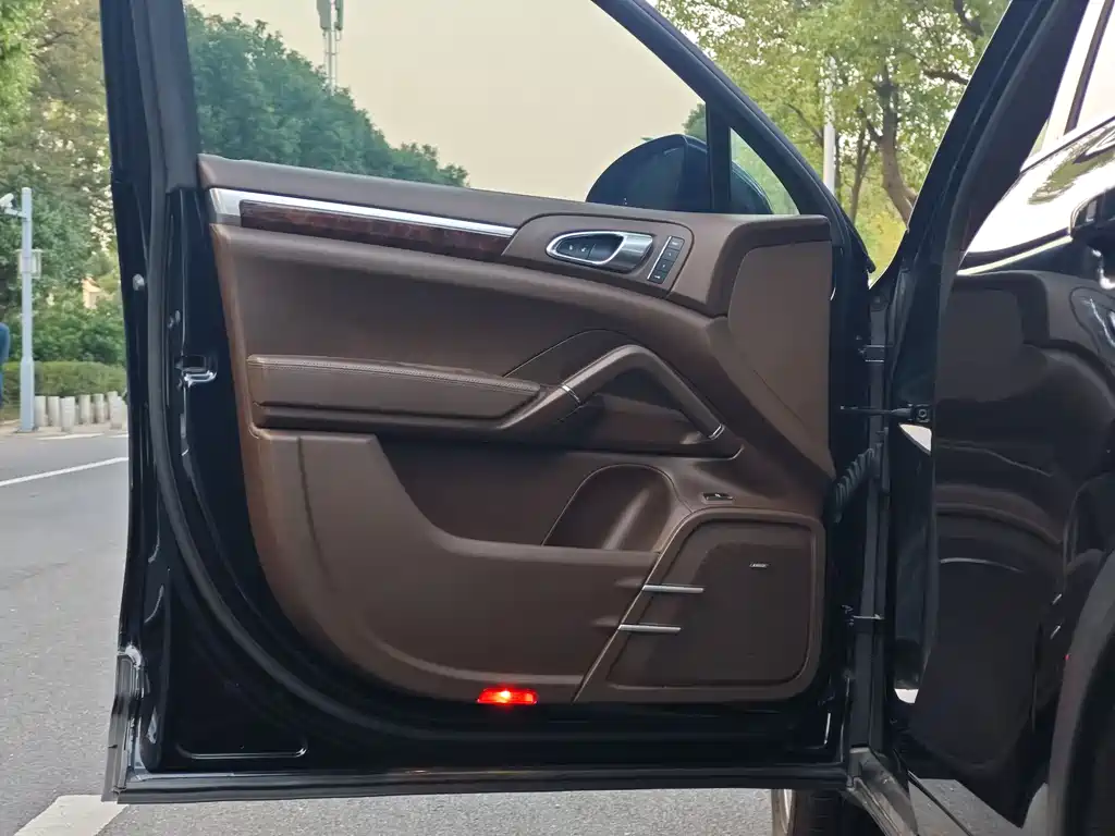 PORSCHE CAYENNE NEW ENERGY