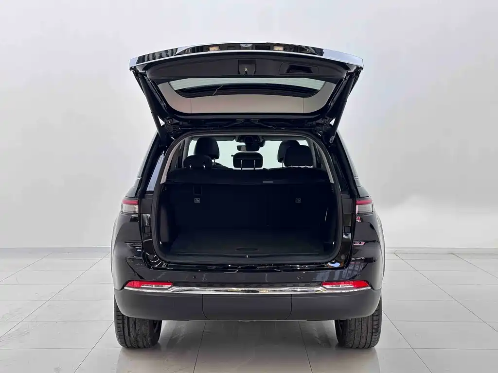 Jeep Grand Cherokee 4xe (Import) — миниатюра 8