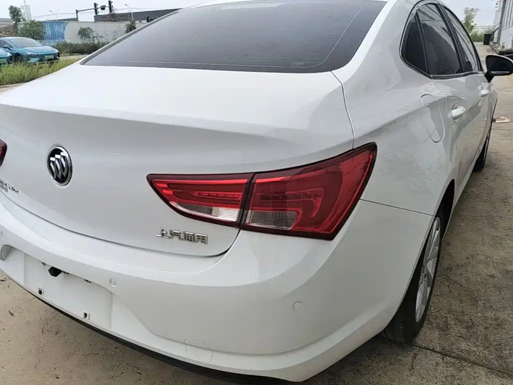 Buick Verano — миниатюра 8