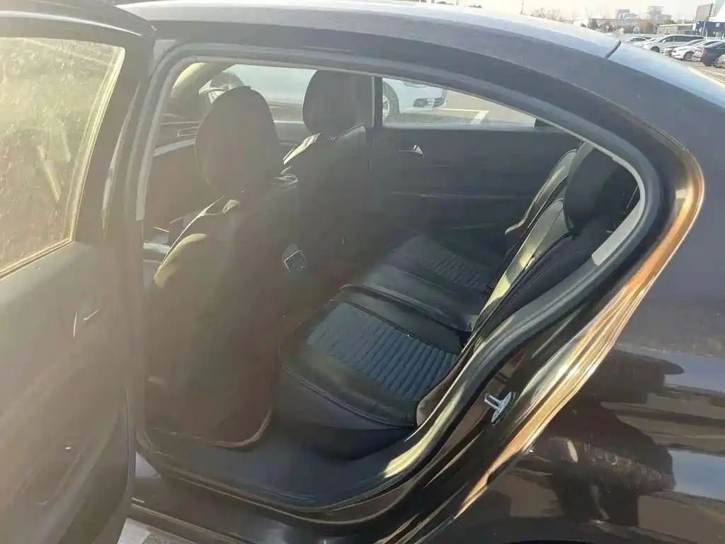 Peugeot 408 — миниатюра 4