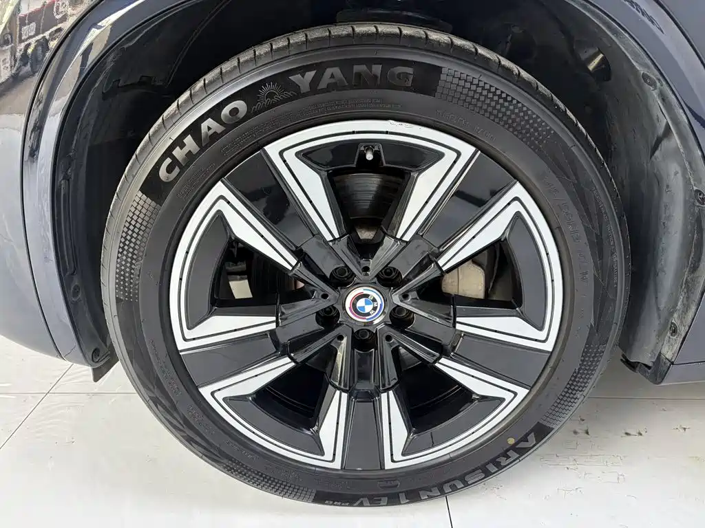 BMW iX3 — миниатюра 18