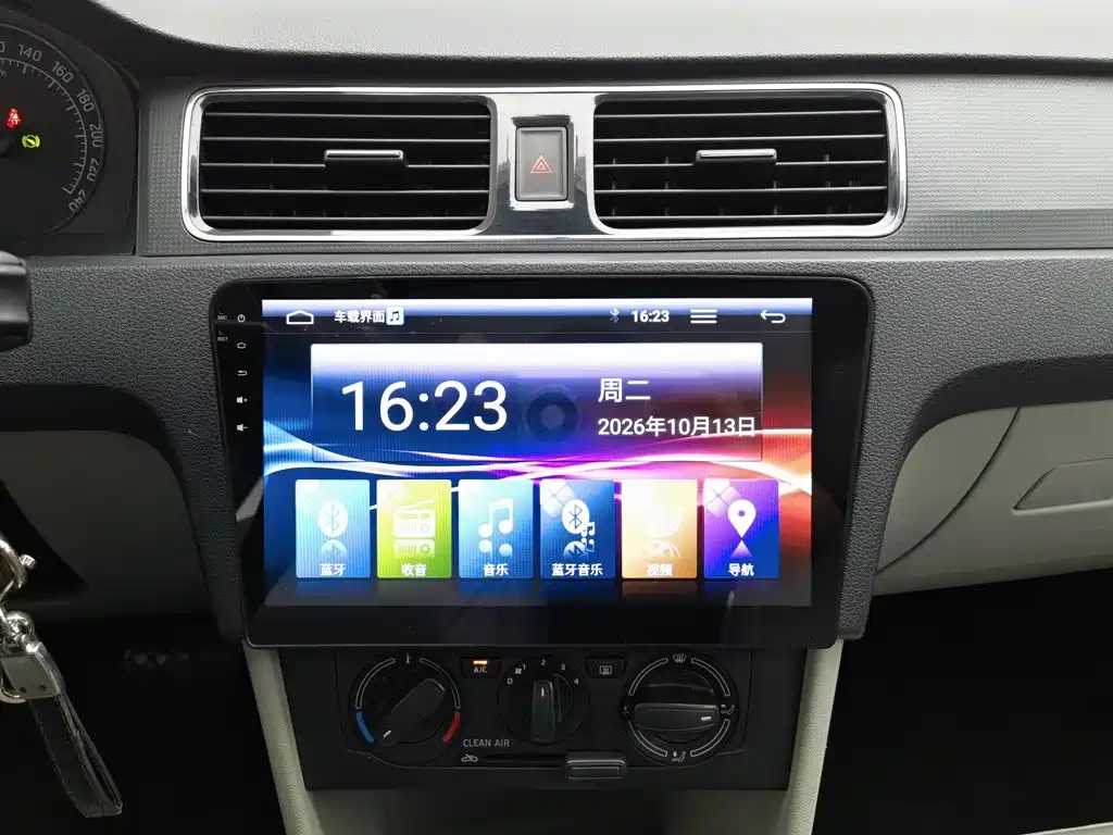 Skoda Rapid — миниатюра 12