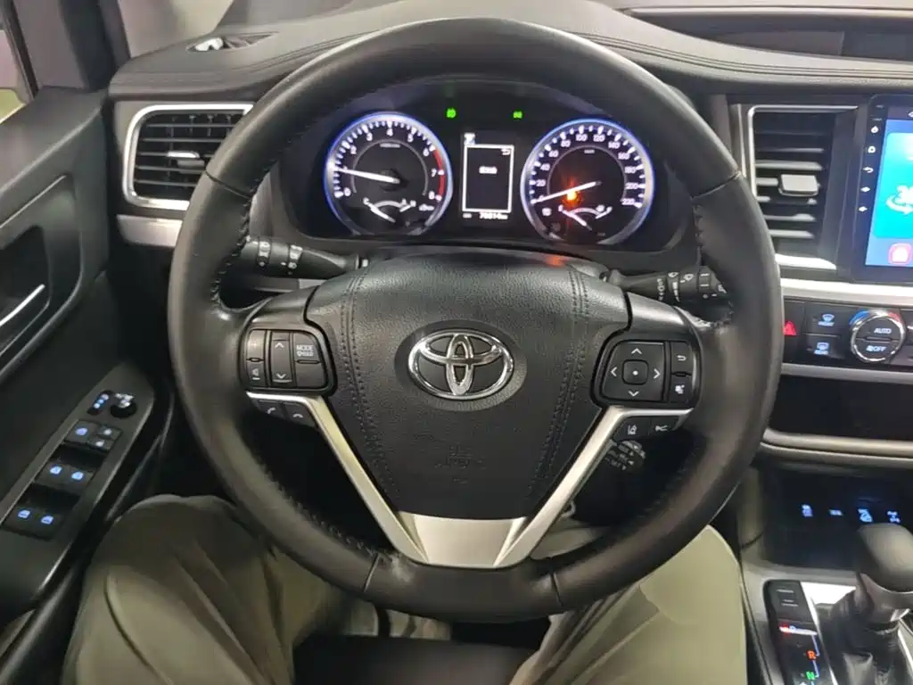 Toyota Highlander — миниатюра 11