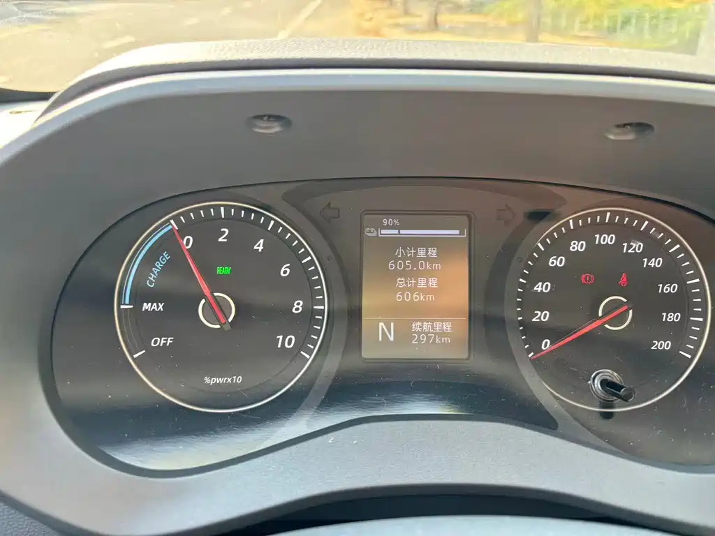 Wuling Yangguang — миниатюра 4