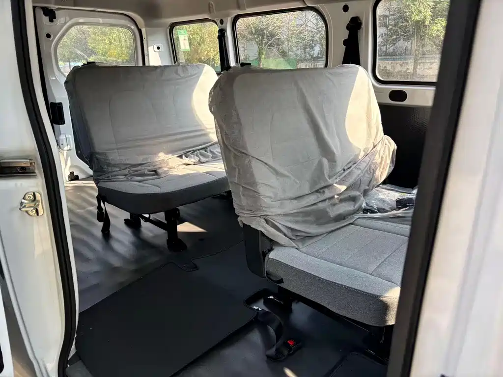 Wuling Yangguang — миниатюра 6