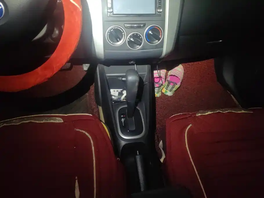 Venucia R50X — миниатюра 16