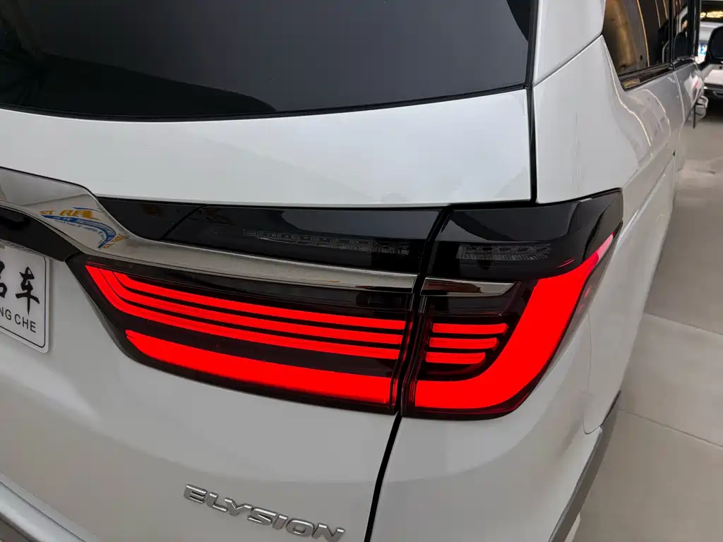 Honda Elysion — миниатюра 12