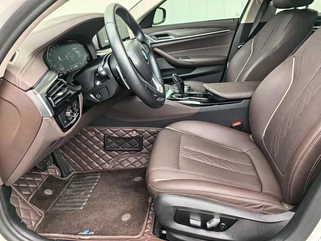 BMW 5 Series — миниатюра 4