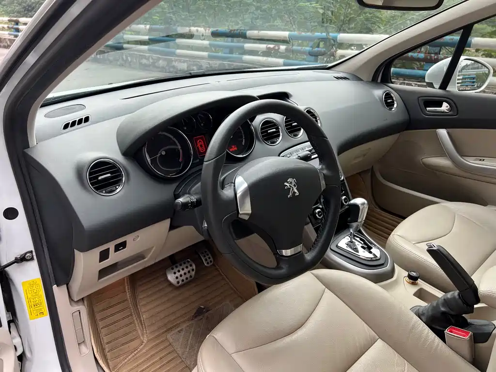 Peugeot 408 — миниатюра 19