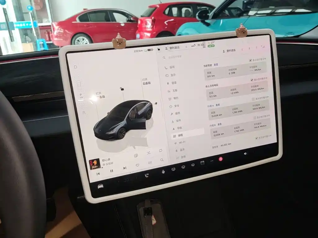 Tesla Model 3 — миниатюра 13