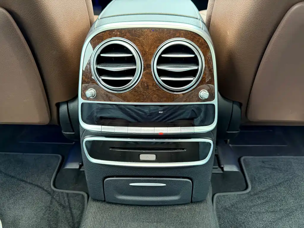 Mercedes-Benz S-Class — миниатюра 11
