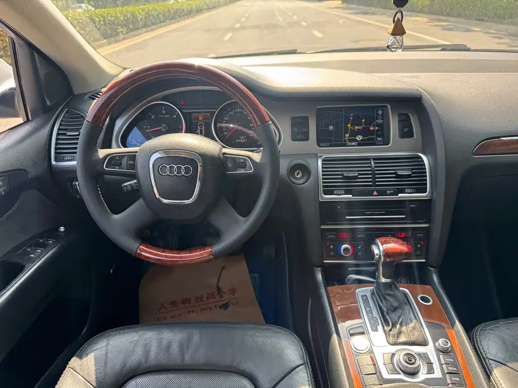 Audi Q7 — миниатюра 10