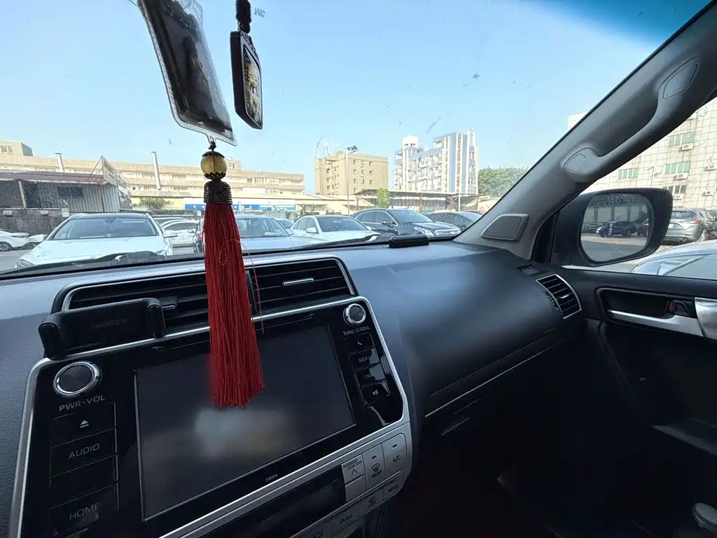 Toyota Prado — миниатюра 4