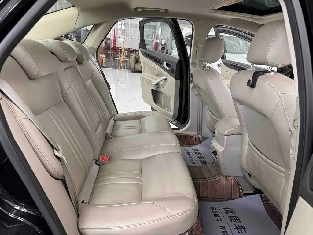 Ford Mondeo — миниатюра 18