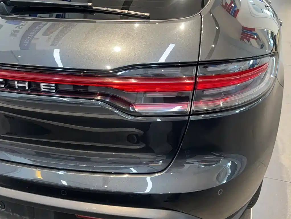 Porsche Macan — миниатюра 7